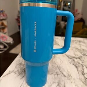 Stanley Bright Blue Insulated Travel Mug with Handle